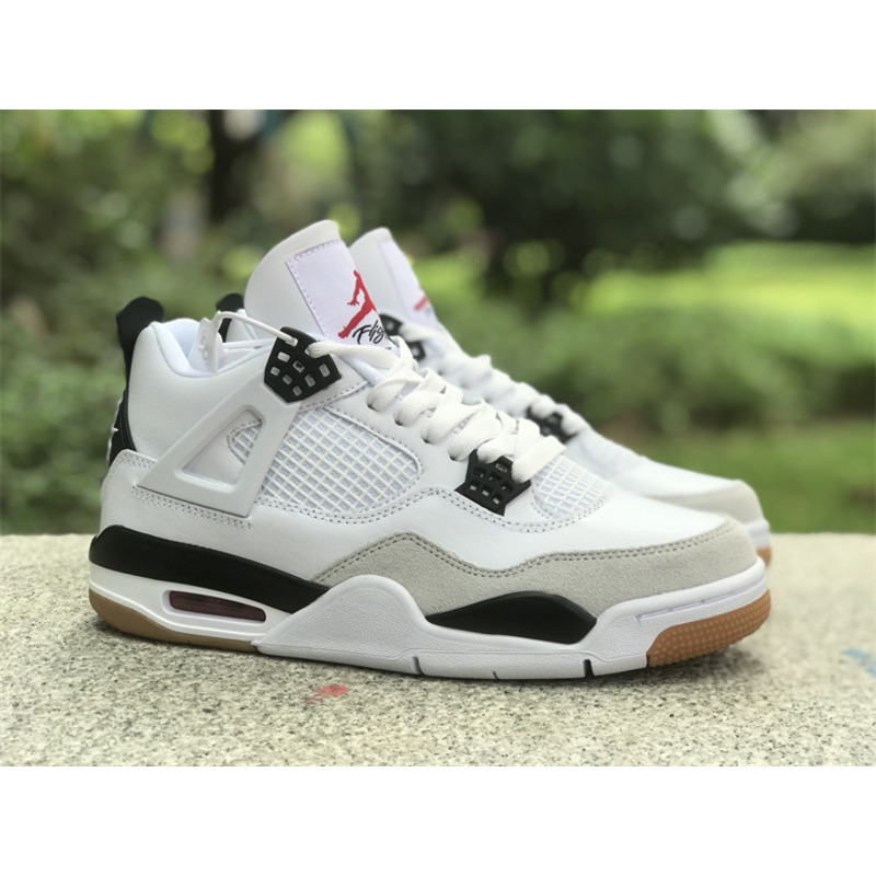 Jordan Retro 4 Sneaker Black And Grey