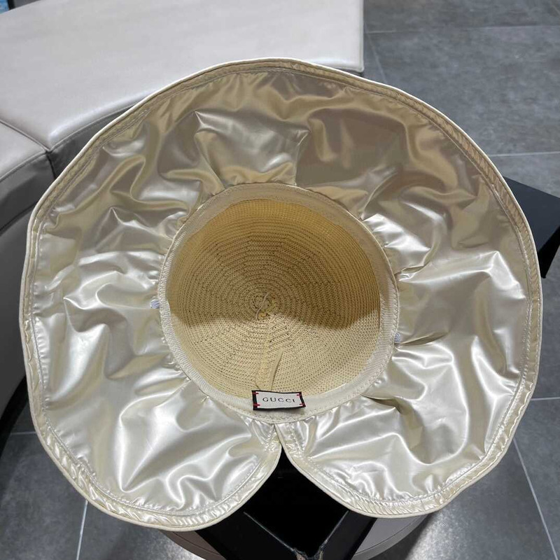 G*u*i sun hat beige and yellow