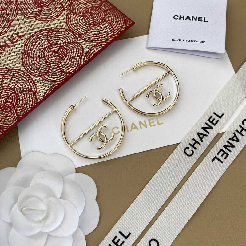 Ch*el hoop earring gold