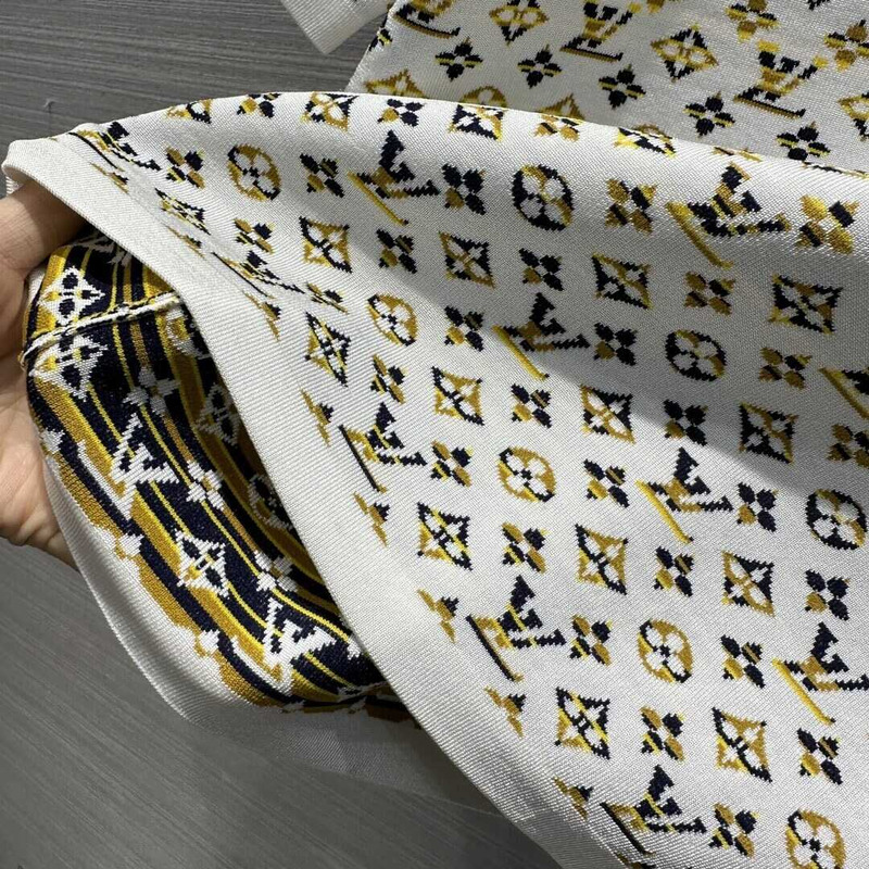 l**is V*t*n wool polo gold logo white