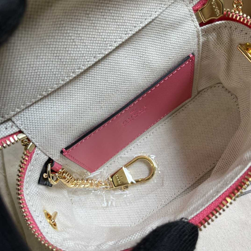 G*u*i gg matelasse mini tote pink