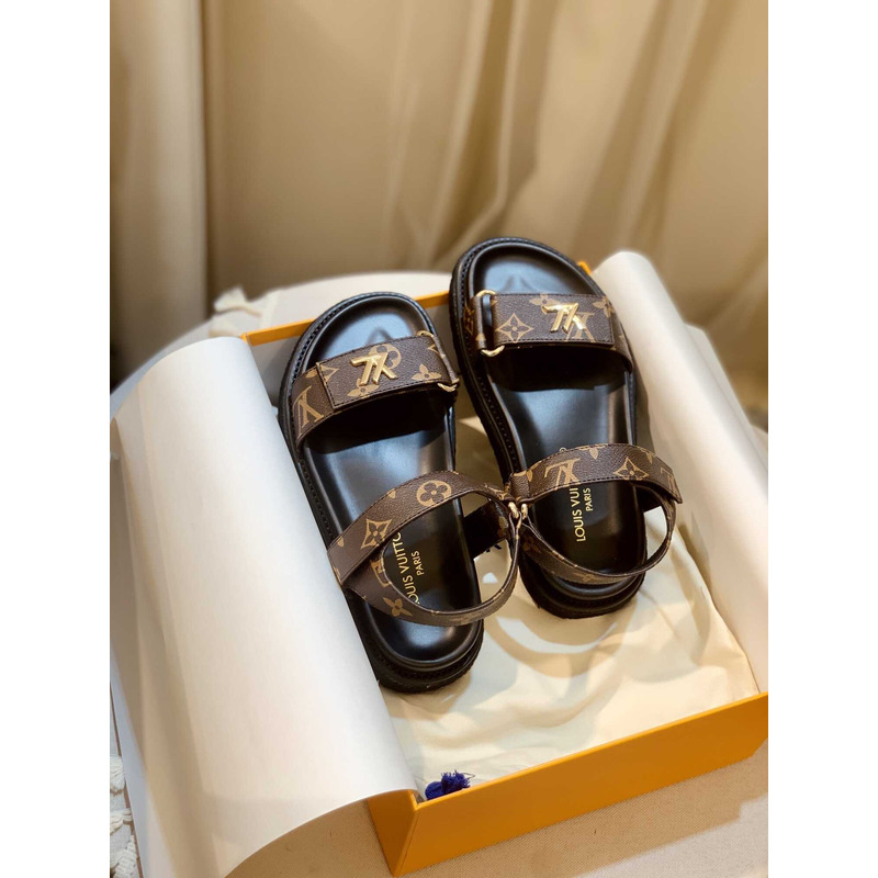 l**is V*t*n lv sunset comfort flat sandal