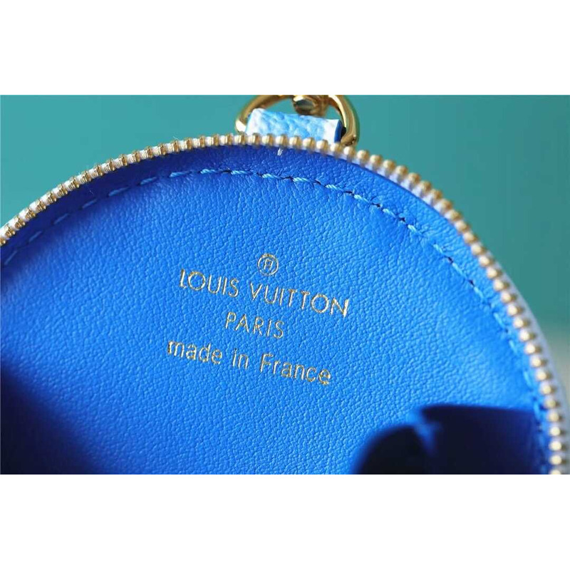 l**is V*t*n l**is V*t*n lv by the pool  on the go pm natural gradient blue