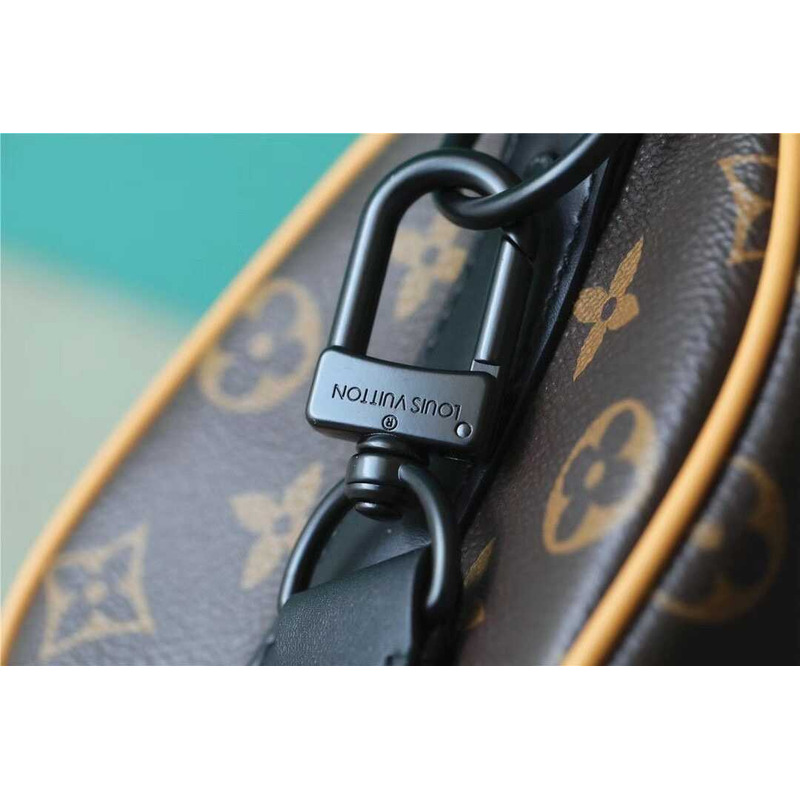 l**is V*t*n zoooom with friends original flower keepall