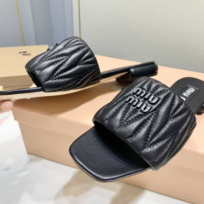 Miu Miu Matelassé Slipper Sandal In Soft Suede Black