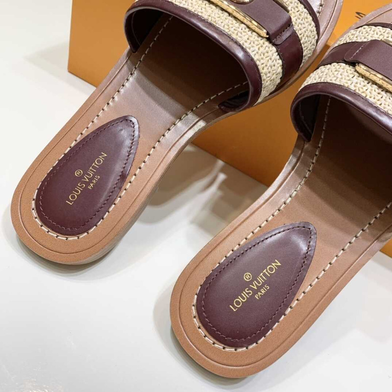 l**is V*t*n lock it flat mule brown