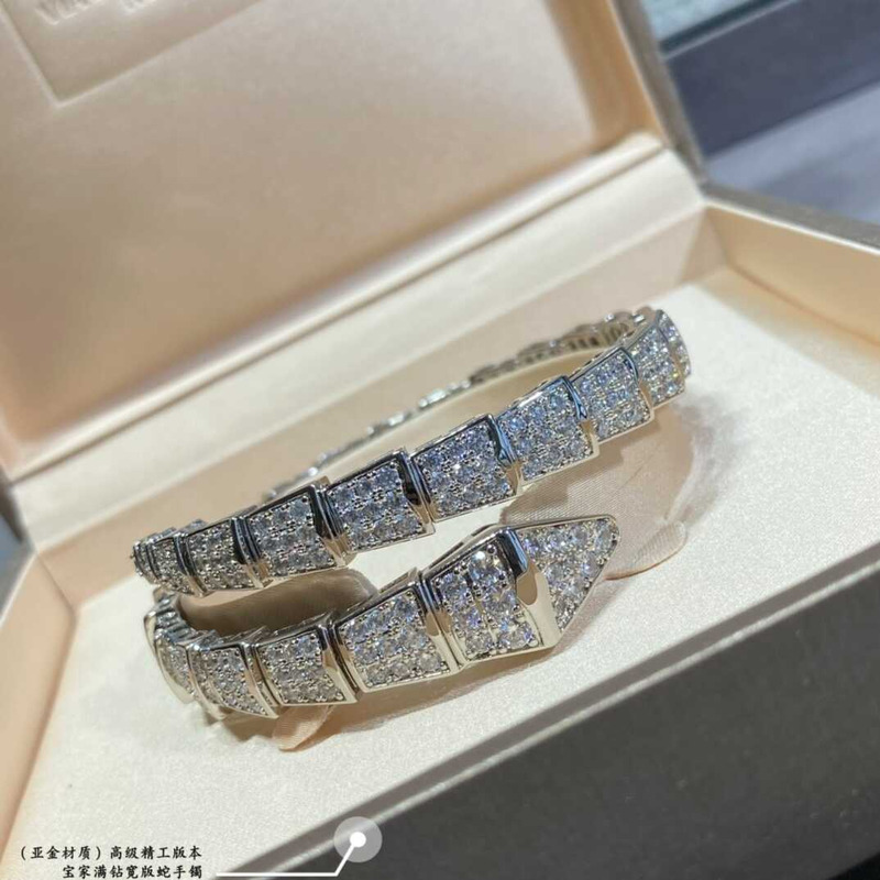 b*l*ai serpenti Di*m*nds bracelet