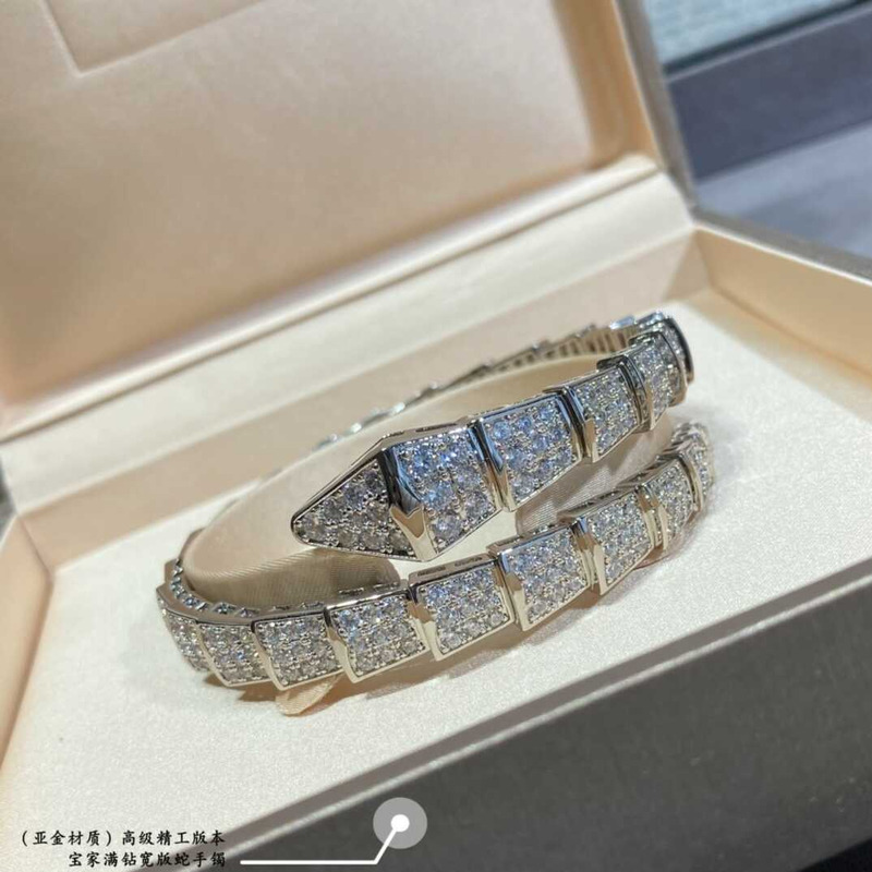 b*l*ai serpenti Di*m*nds bracelet