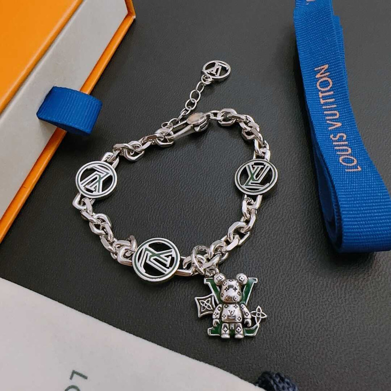 l**is V*t*n metal bracelet