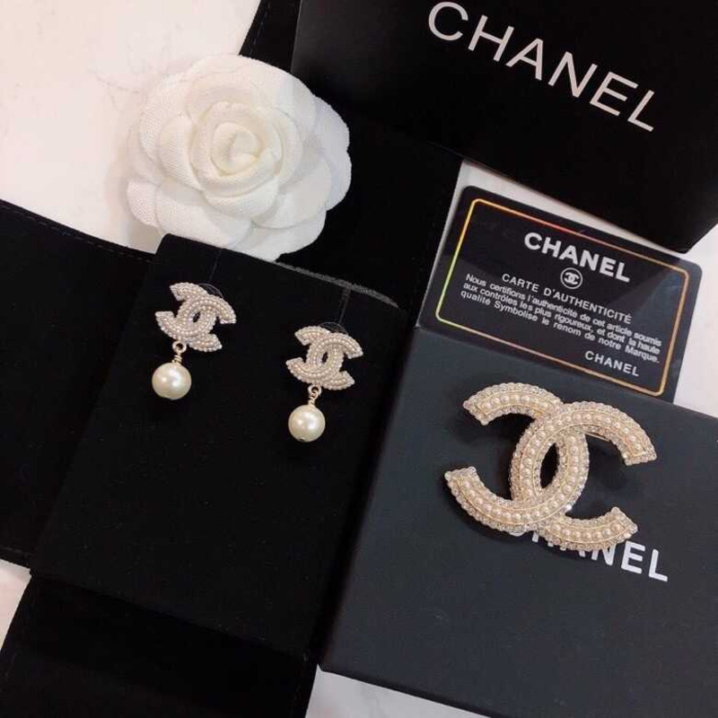 Ch*el crystal and pearl cc earrings
