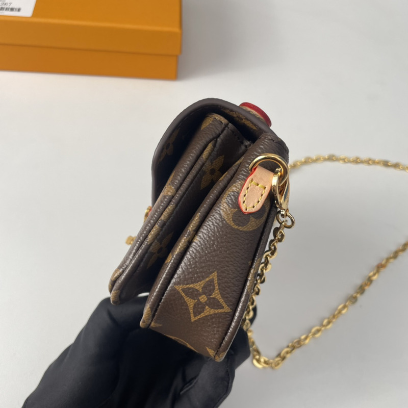 l**is V*t*n micro metis shoulder bag