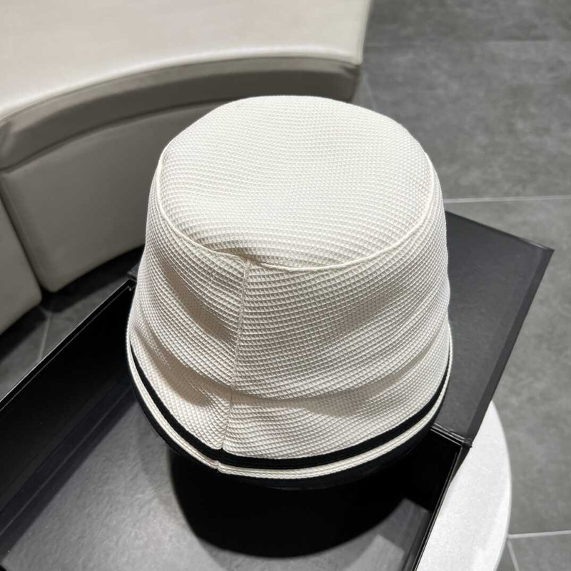 Ce**e bucket hat white