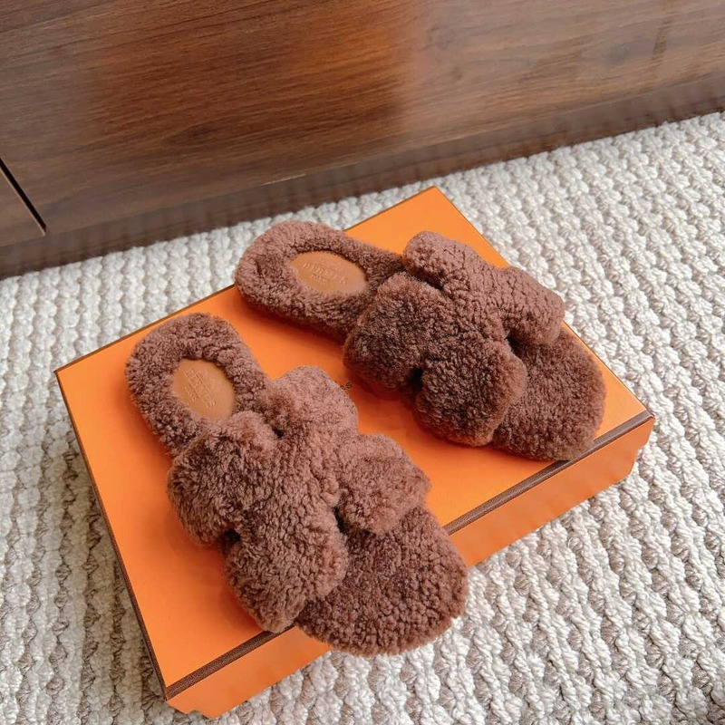 H**mes classic h word teddy bear fur slippers coffee