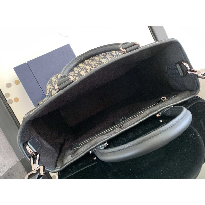 D*or explorer tote bag