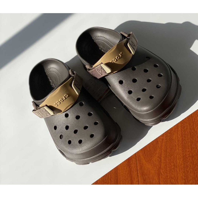 Cr*0*s classic all terrain sandals coffee