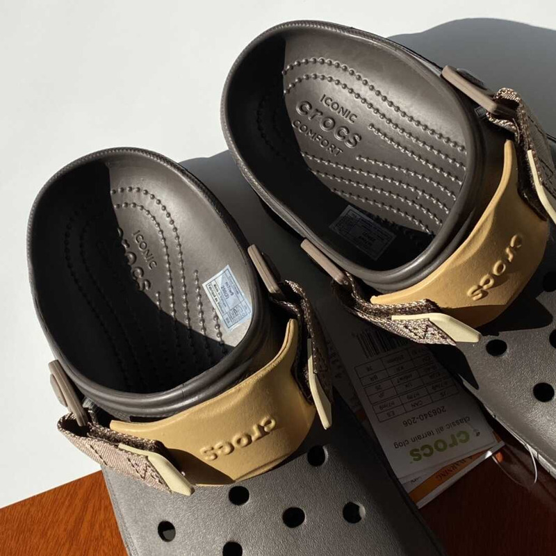 Cr*0*s classic all terrain sandals coffee