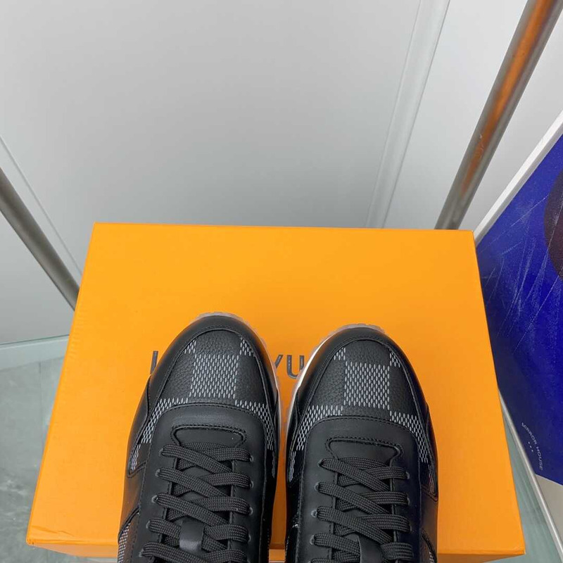 l**is V*t*n run away sneaker black