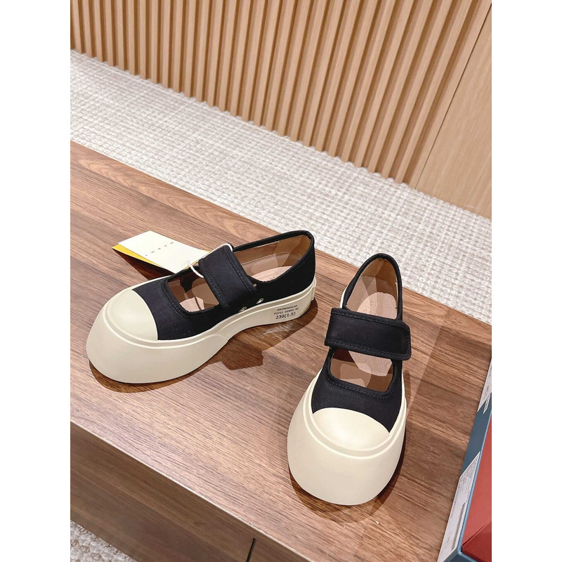 Pablo Touch Strap Low Top Sneakers Black