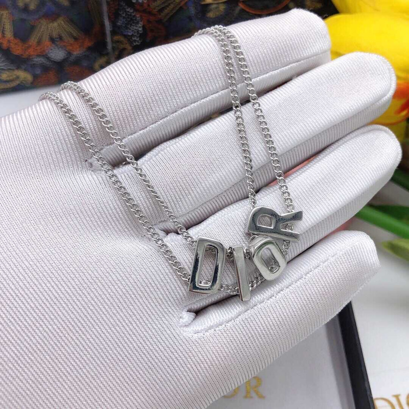 D*or logo neclace silver