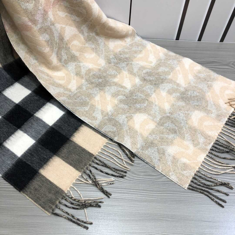 B**rry designer cashmere scarf beige