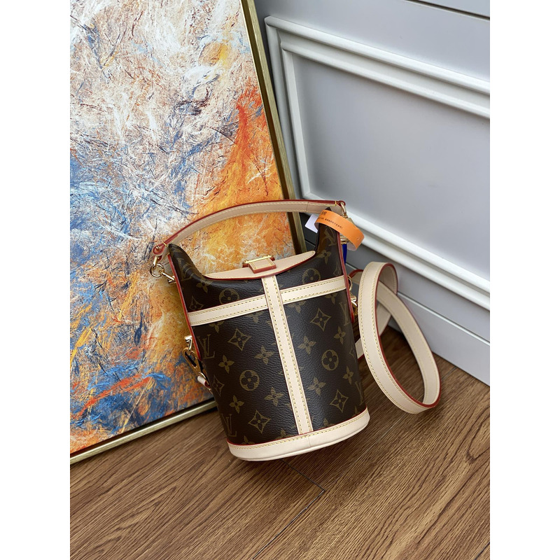 l**is V*t*n duffle bag monogram