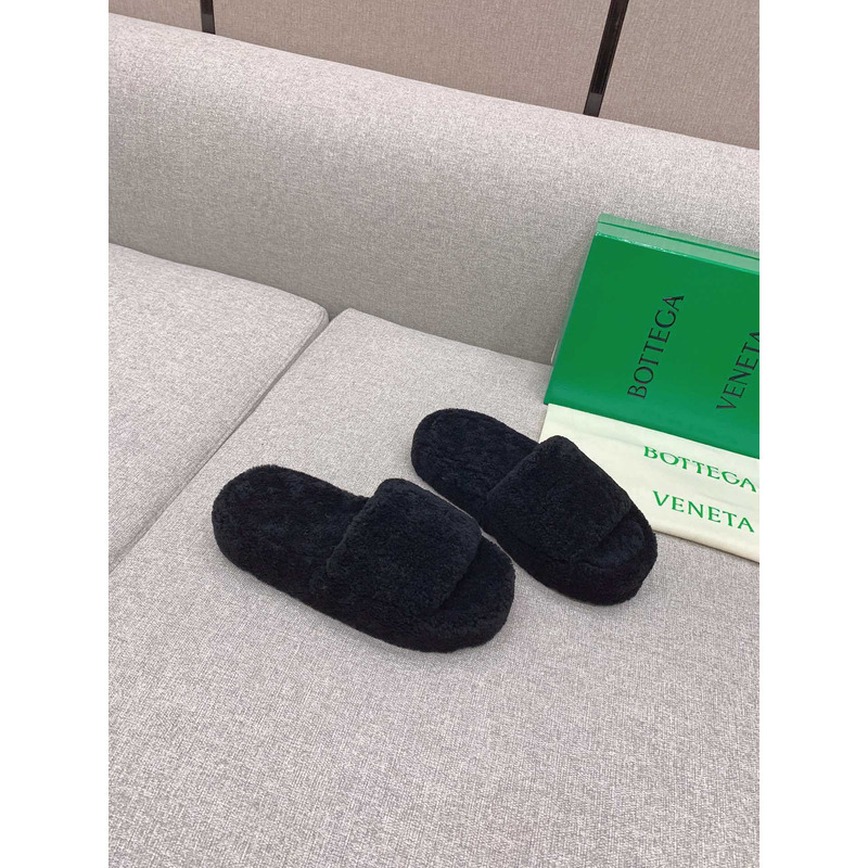 Bo*te*ga ve*ne*ta resort teddy shearling slides black