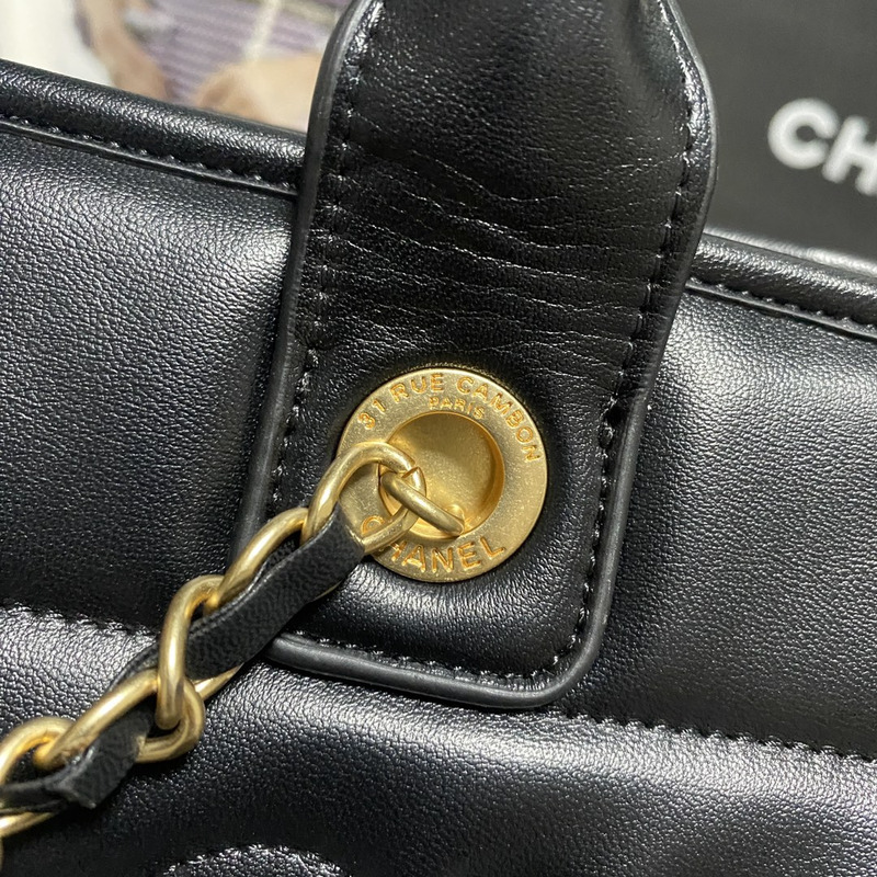 Ch*el tote calfskin & gold-tone metal black