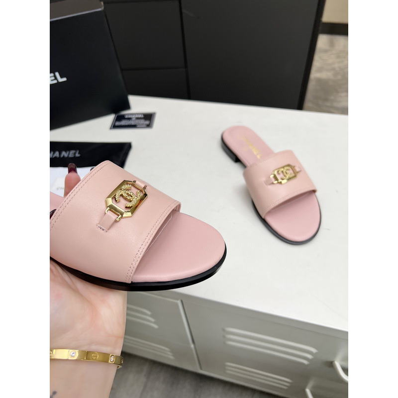 Ch*el calfskin&metal mules pink