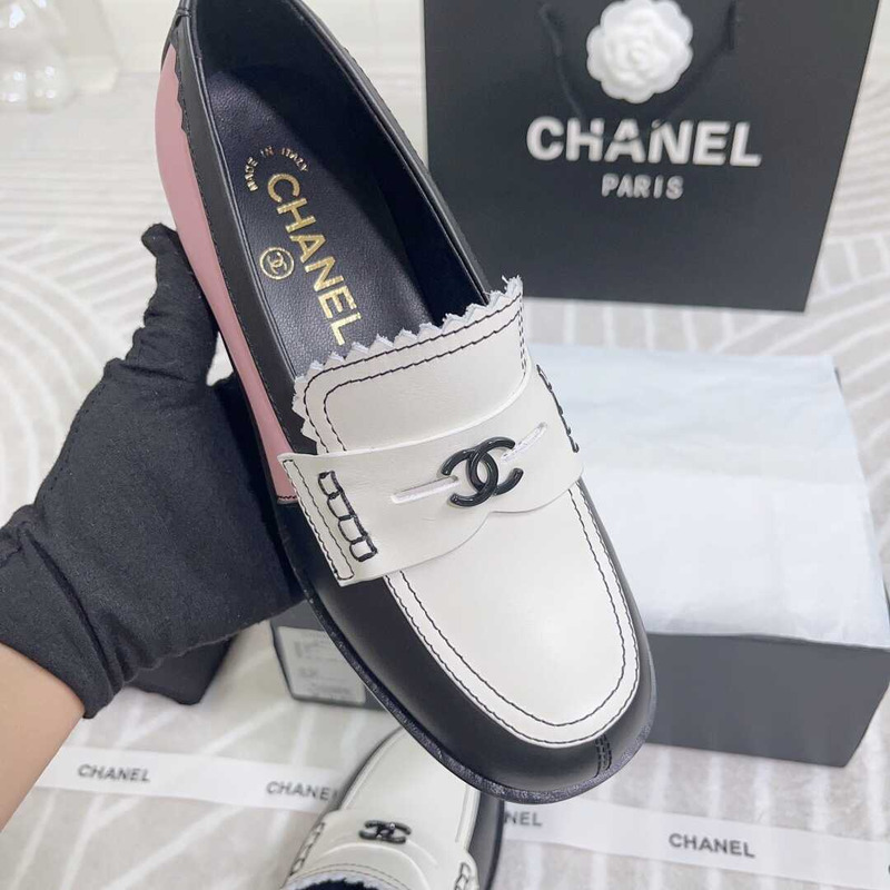 Ch*el loafers calfskin white, black & pink
