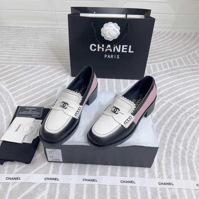 Ch*el loafers calfskin white, black & pink