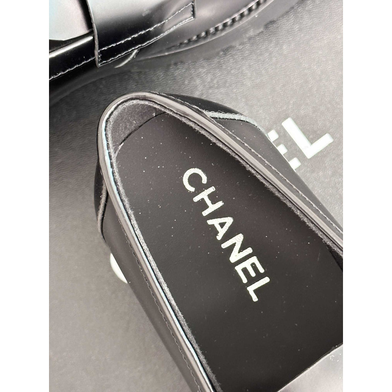 Ch*el moccasins calfskin & metal black