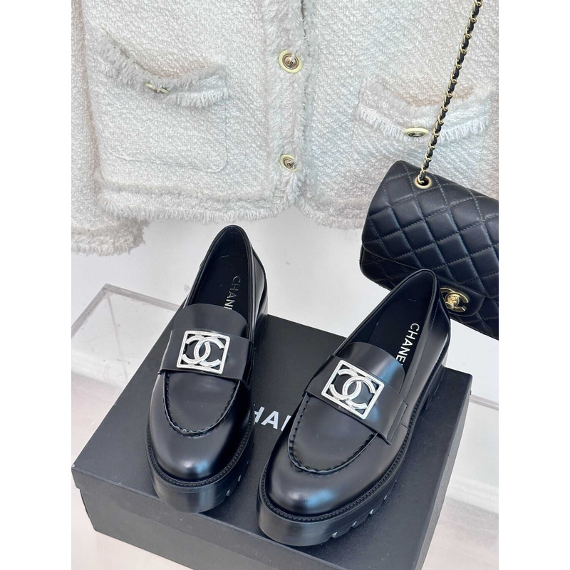 Ch*el moccasins calfskin & metal black
