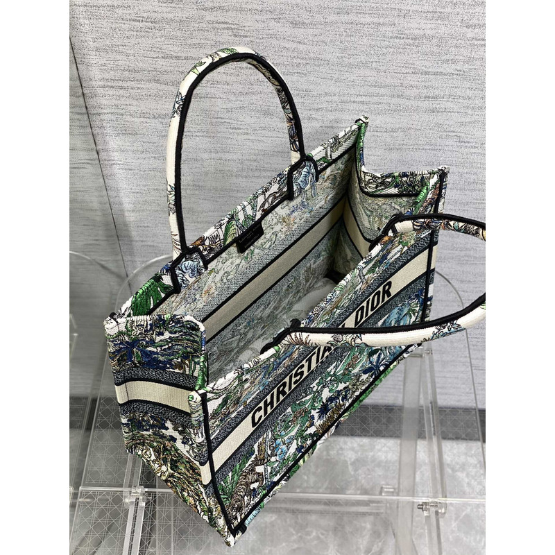 D*or medium D*or book tote white multicolor Étoile de voyage embroidery