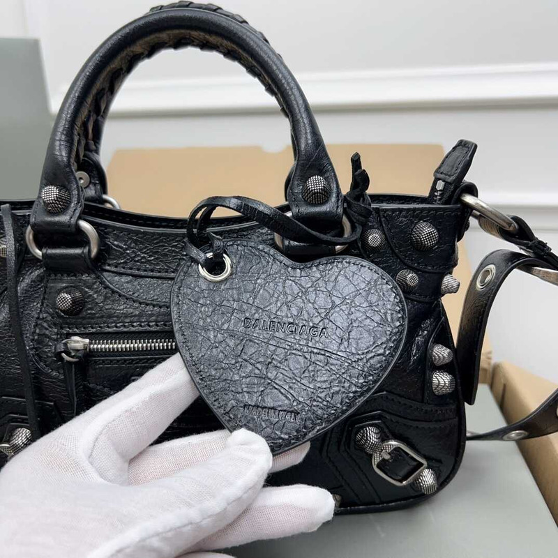 Ba*len*cia*ga neo cagole handbag xs black