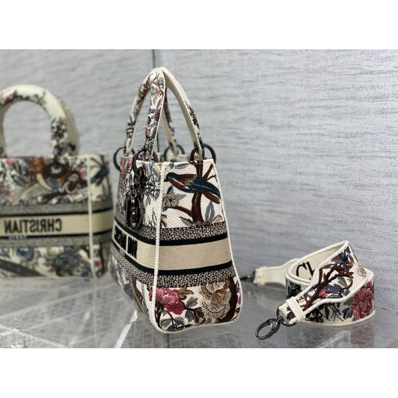 D*or  medium lady d-lite bag embroidery white multicolor