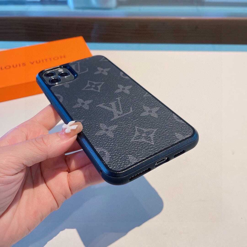 l**is V*t*n lv phone case black