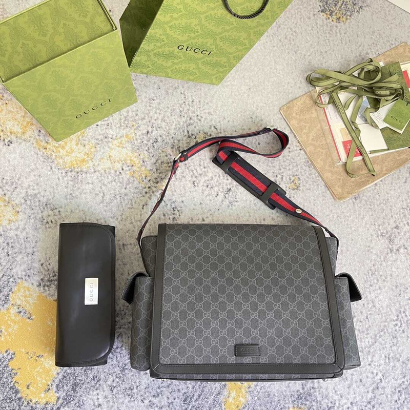 g*u*i gg S*p*e diaper bag