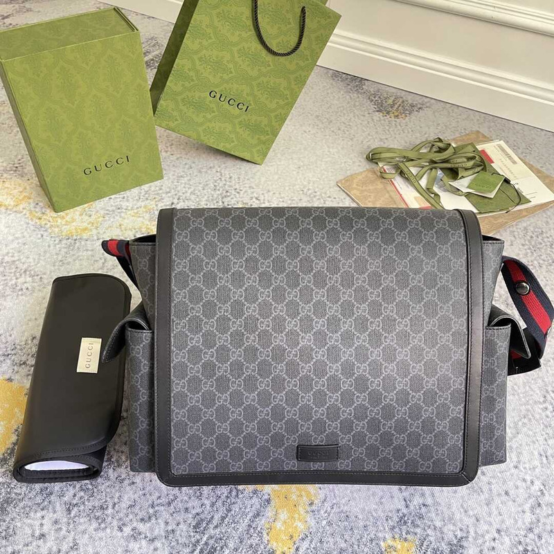 g*u*i gg S*p*e diaper bag