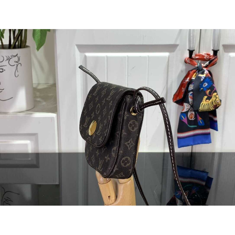 l**is V*t*n monogram mini lin canvas pochette cancun bag