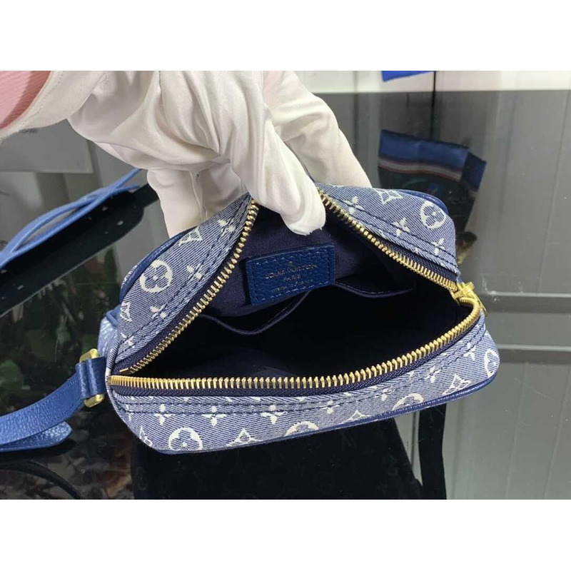 l**is V*t*n danube crossbody bag blue