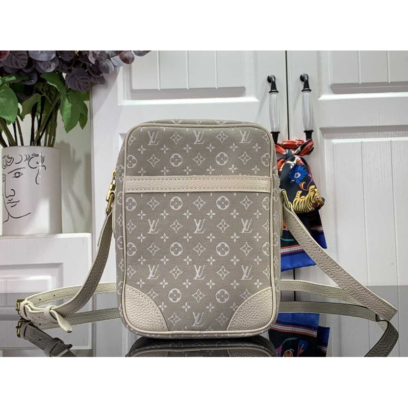 l**is V*t*n danube crossbody bag white