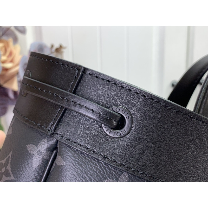 l**is V*t*n explorer backpack monogram eclipse black/gray