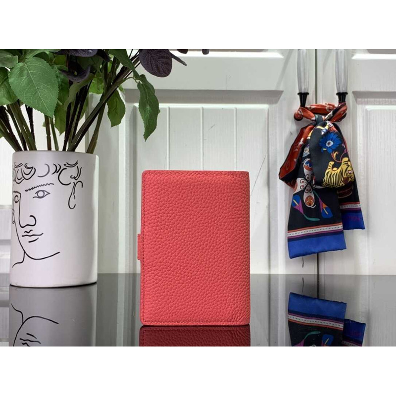 l**is V*t*n lv vertical compact wallet red