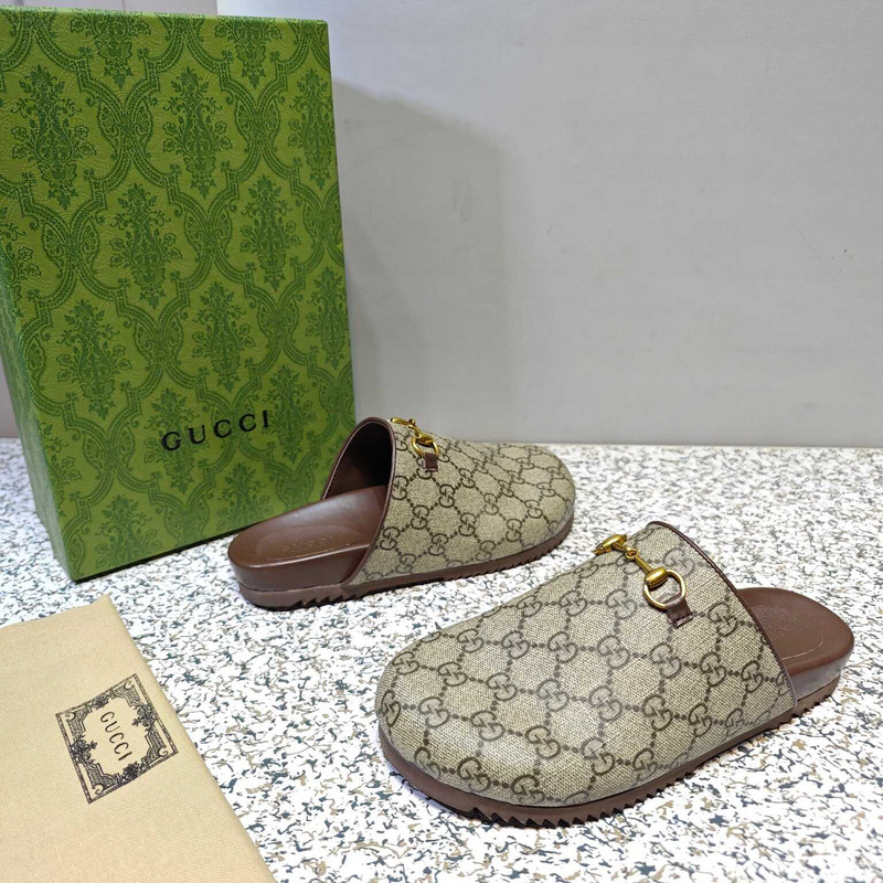 g*u*i gg S*p*e horesbit slippers beige