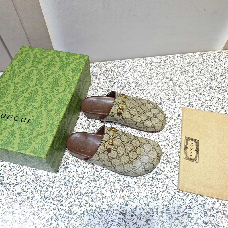 g*u*i gg S*p*e horesbit slippers beige