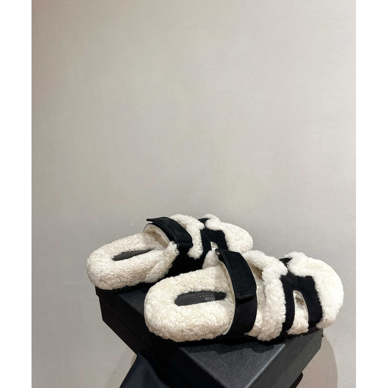 H**mes sandals with fur black and white