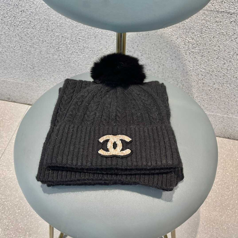 Ch*el pom-pom cap and scarf black