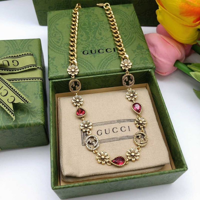 G*u*i gg metal necklace gold