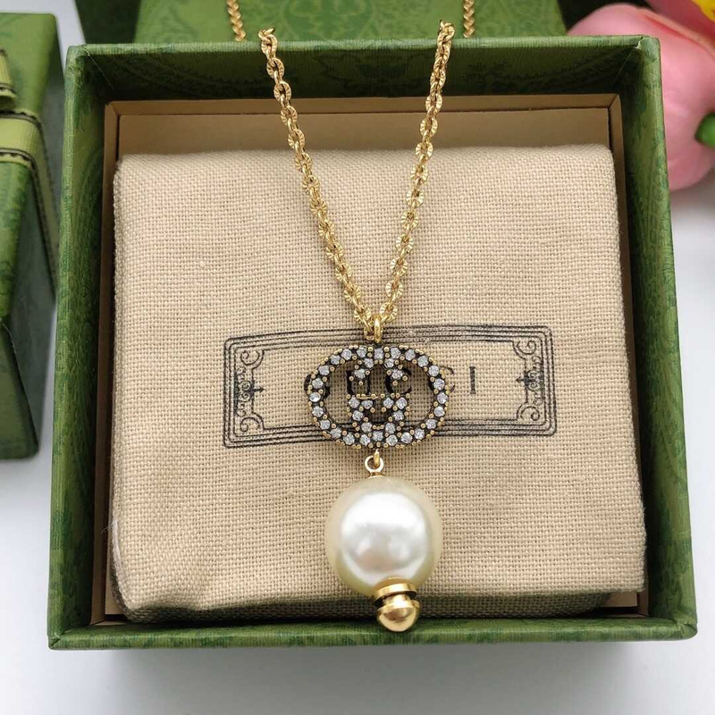 G*u*i crystal interlocking g pearl necklace gold