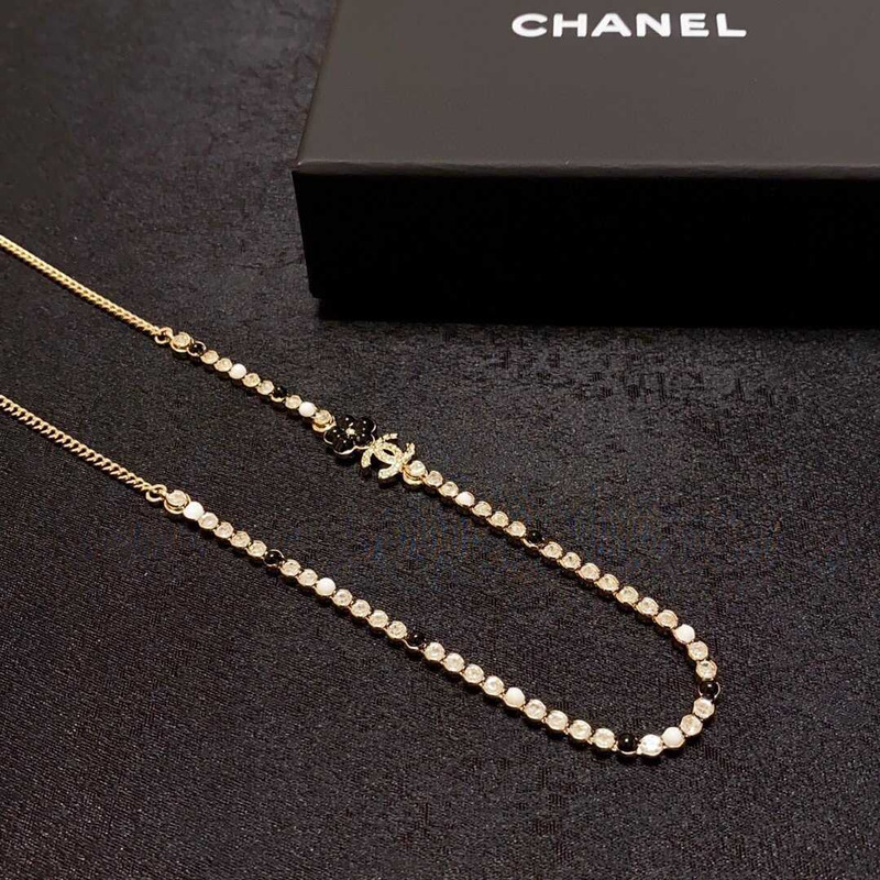 ch*el colored Di*m*nd necklace